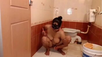 Bhabhi Bathroom Sex Video
