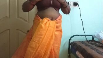 Indian Aunty Wet Pussy