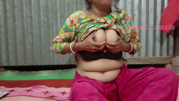 Indian Cute Bhabhi Big Boobs And Pussy
