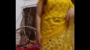 Indian Girl Dress Change