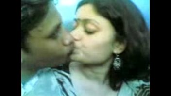 Indian Kissing Xxx
