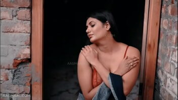 Naked Saree Model