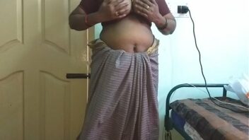 Saree Boobs Pressing