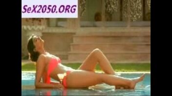 Sonam Kapoor Bikini Video Download