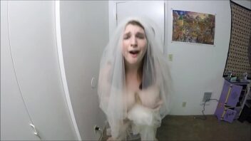 Stunning Young Bride Demonstrates Her Ssafado fudendos Before The Wedding Ceremony