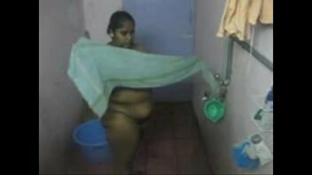 Tamil Girls Bathing Scene