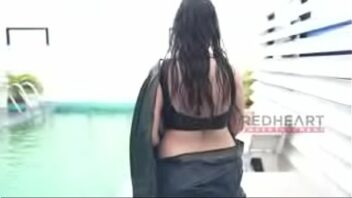 Hot Bhabhi Bathing Video